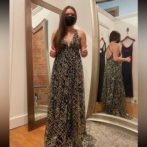 Beautiful Black and Gold Prom Dress Size 4